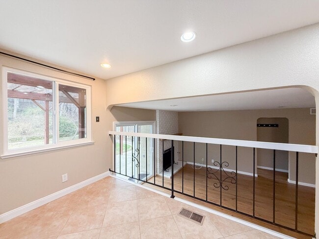 Building Photo - Well Maintained Twin Creeks Home in San Ramon