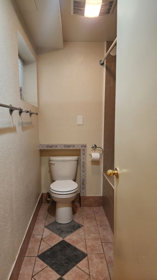 Building Photo - Steilacoom 4 Bedroom + Bonus Room!