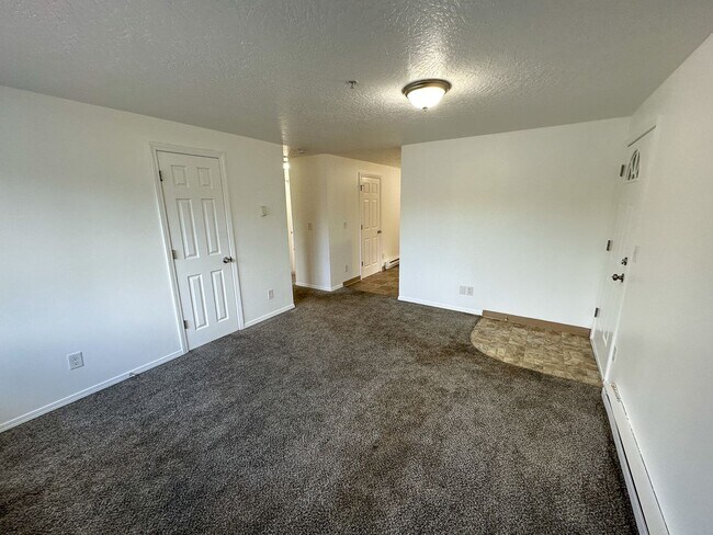 Building Photo - 3446-3462-3462 Hadley St NE