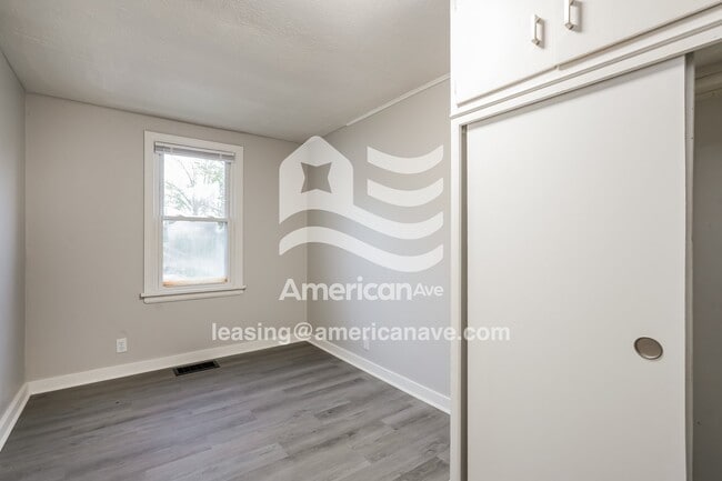 Building Photo - 1710 Elwood Ave