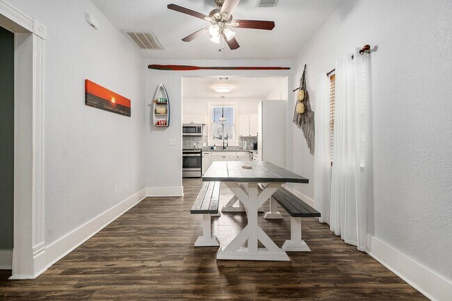 Building Photo - 2015 37th St