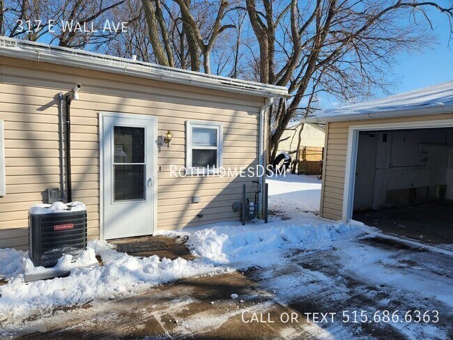 Building Photo - 317 E Wall Ave