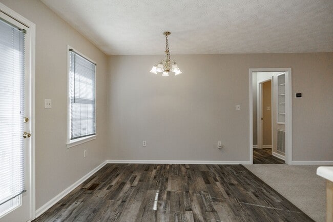 Building Photo - Charming 3-Bedroom Brick Home in Oconee County