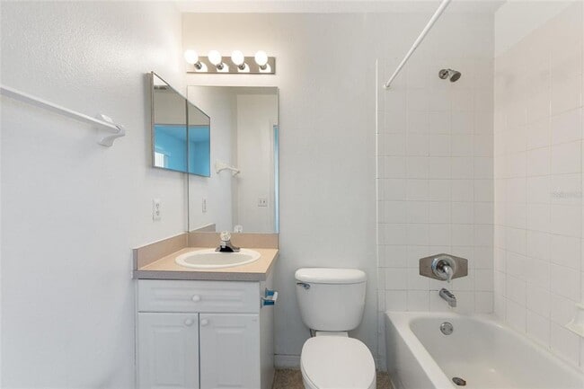 Building Photo - 110 Coco Plum Dr