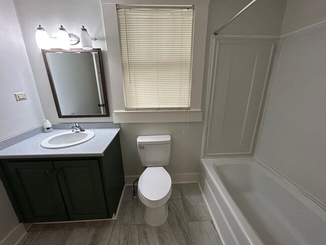 Building Photo - 4/3 House in North Rome- $1,550