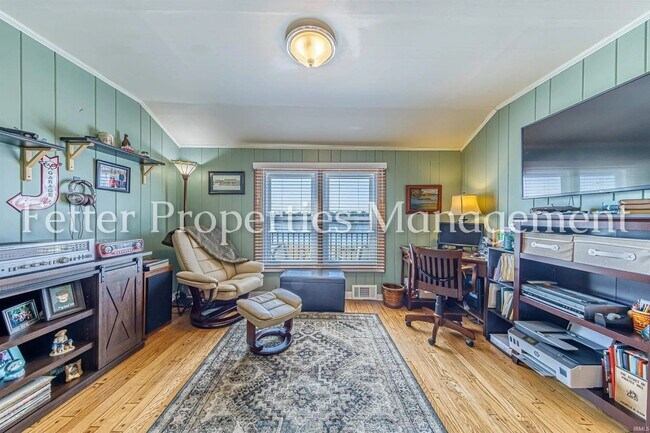 Building Photo - Beautiful 3 Bedroom Home with View of the ...