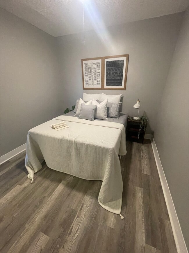 Building Photo - 645 Dumbarton Ave