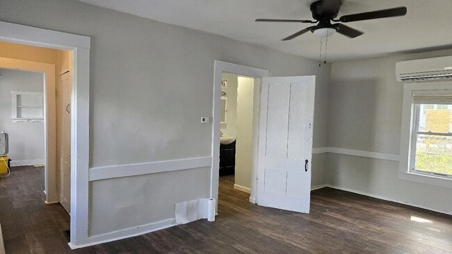 Building Photo - 83 W Main St