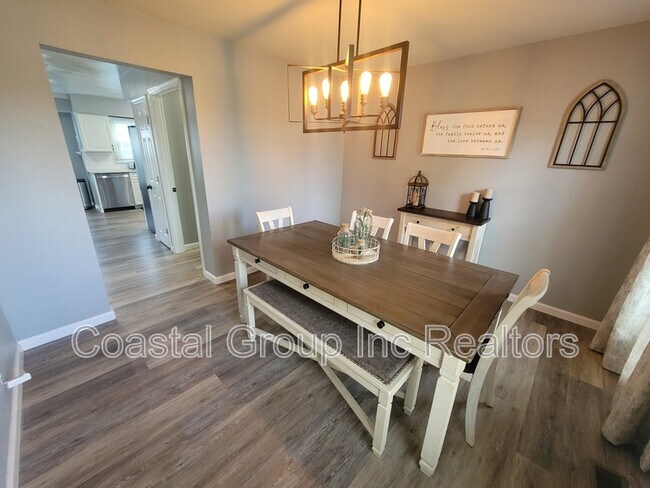 Building Photo - 1012 Meadowview Pl