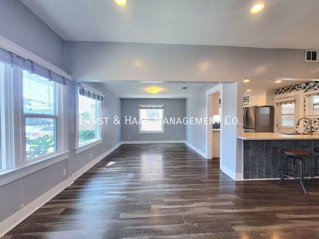 Building Photo - Historic 5-Bedroom, 4-Bath Home with Moder...