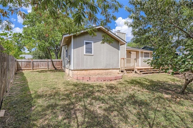 Building Photo - 9802 Briar Ridge Dr