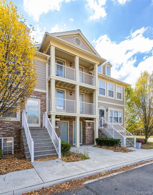 Primary Photo - 116 Saber Way