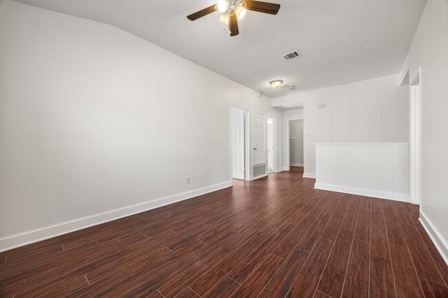 Building Photo - Charming Family Home in Highly Sought-Afte...