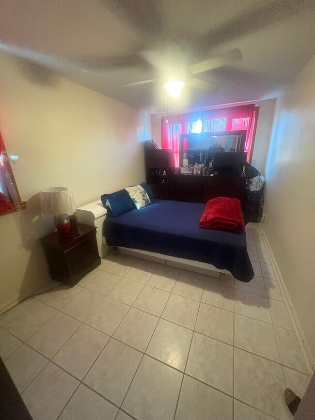 Building Photo - 5500 Park Ave