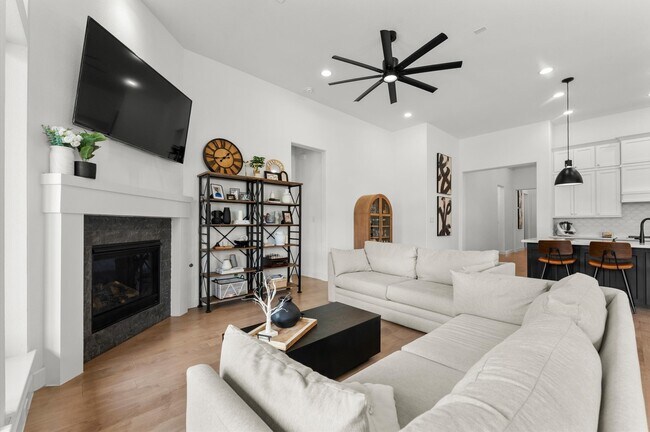 Building Photo - 13022 Soaring Frst Dr
