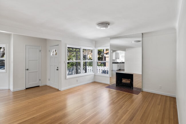 Large living room with fire place - 2451 22nd St