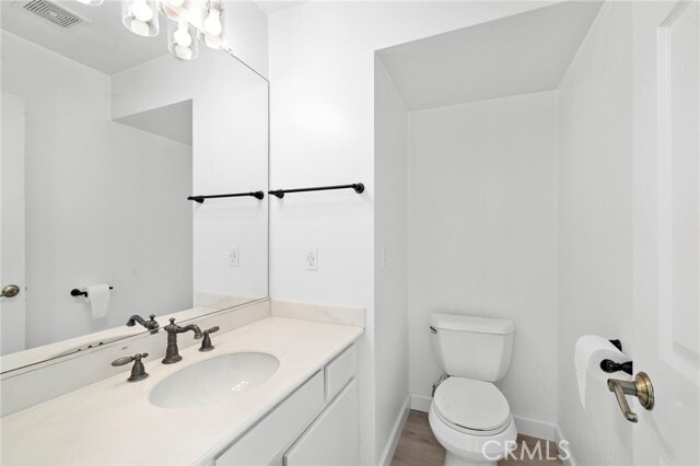 Building Photo - 15 Romero