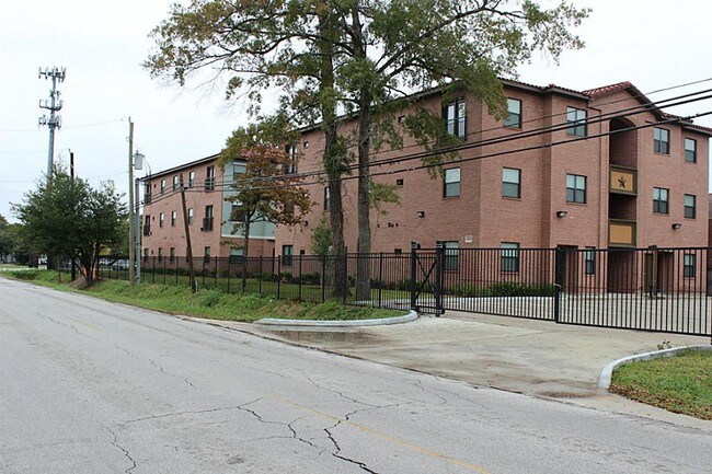 Building Photo - 10102 Neuens Rd