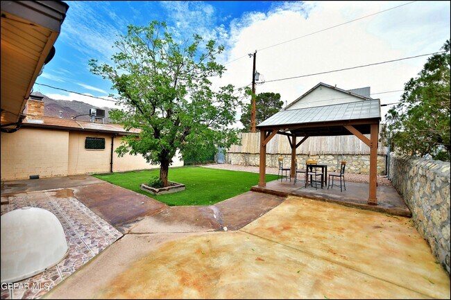 Building Photo - 3125 Hamilton Ave