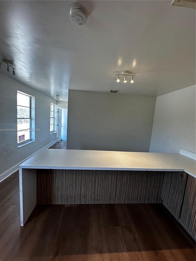 Building Photo - 5903 N Miami Ave