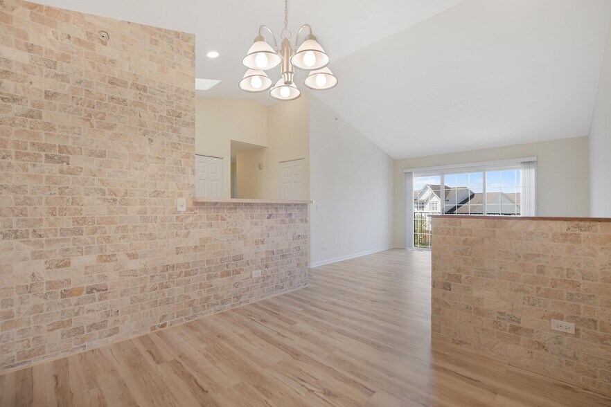Building Photo - 670 Mill Cir