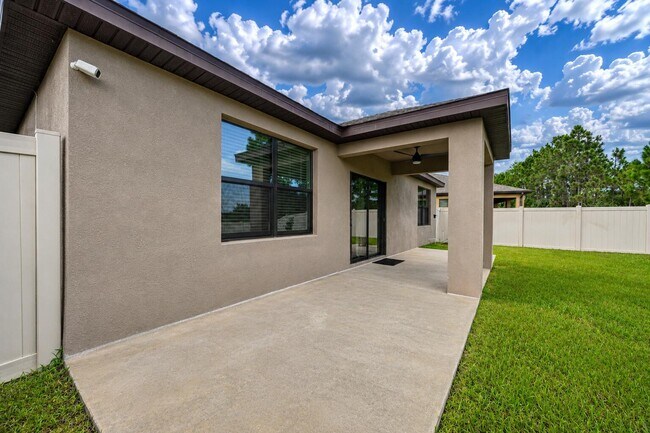 Building Photo - 927 Remington Green Dr SE