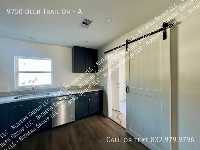 Building Photo - 9750 Deer Trail Dr