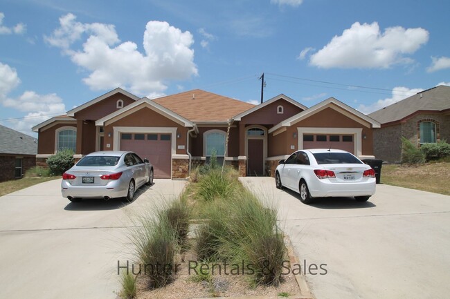 Primary Photo - Luxury Duplex!