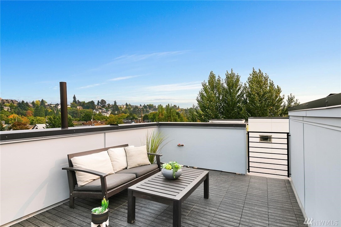 Building Photo - 2609 S Judkins St