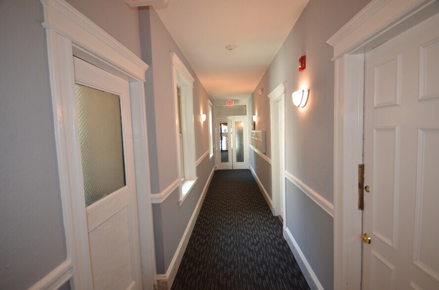 Building Photo - 1675 Commonwealth Ave