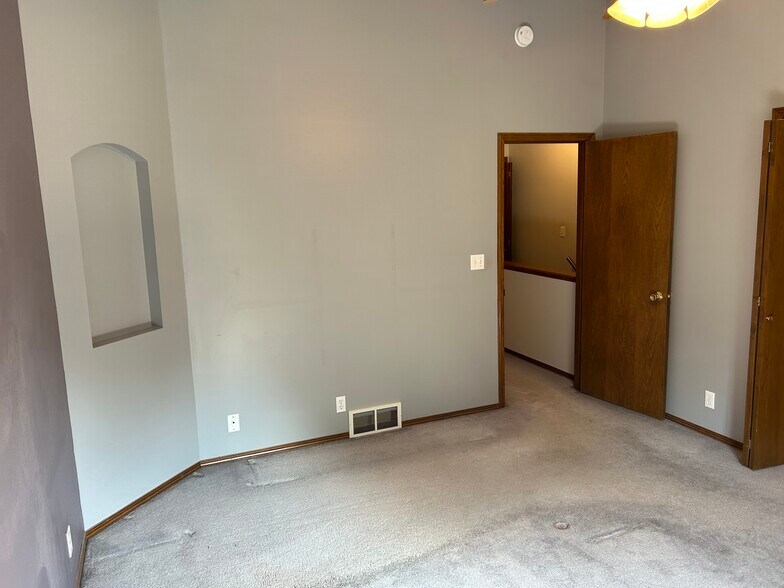 Building Photo - 409 S Madison St