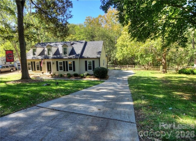 Building Photo - 3806 Bridgewood Ln