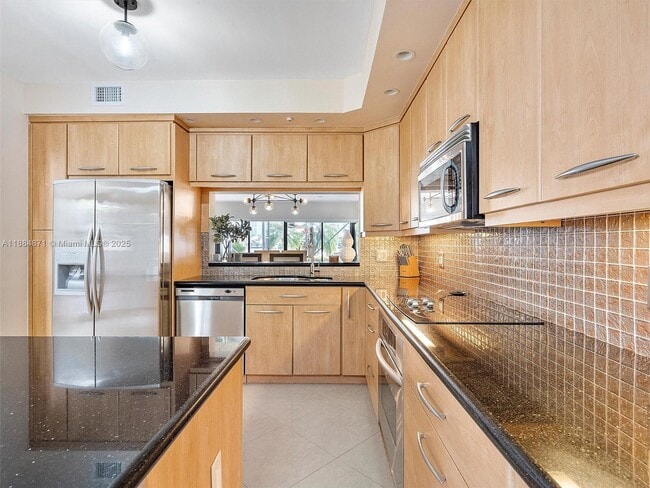 Building Photo - 3620 Yacht Club Dr