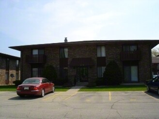 Primary Photo - 2114 Camelot Ct
