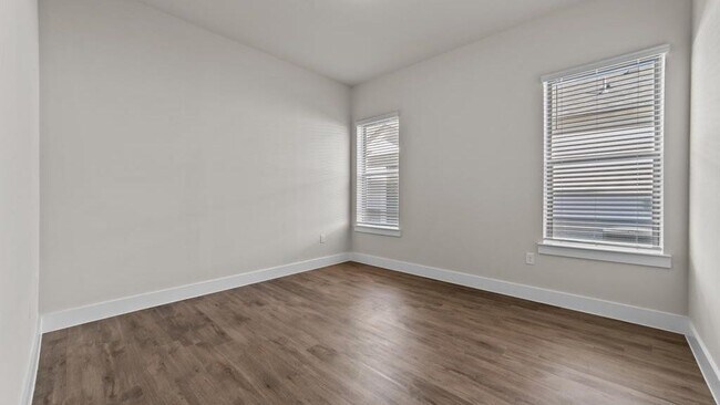 Building Photo - 1109 Saffira-
