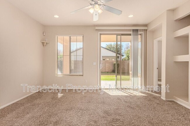 Building Photo - 3723 E Linda Ct