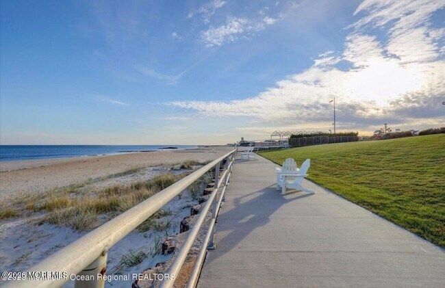 Building Photo - 1 Roseld Ave