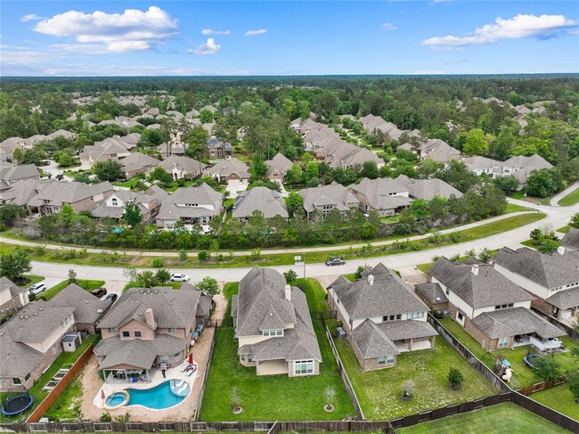 Building Photo - 27 S Greenprint Cir