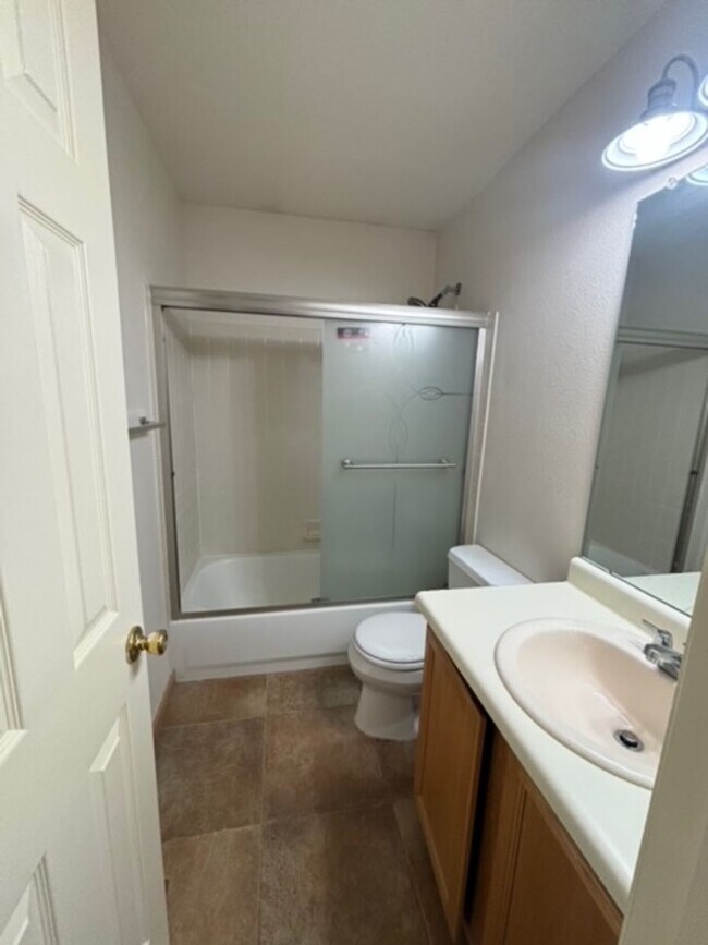 Building Photo - Beautifully Updated 3bd/2.5ba Home in Littleton