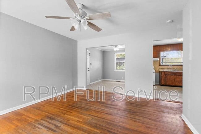 Building Photo - 465 Clearwater Dr