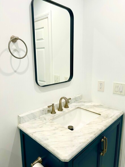 Building Photo - 12122 Havelock Ave