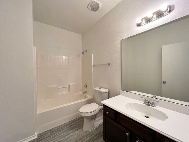 Building Photo - 703 Donny Brook Dr