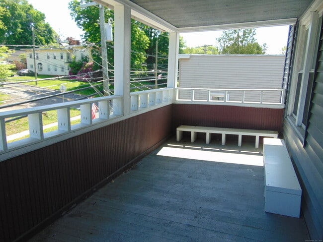 Building Photo - 253 Main St