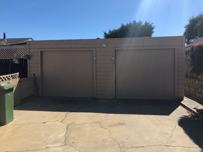 Building Photo - Great 3 Bedroom 2 Bath House in Old Town M...