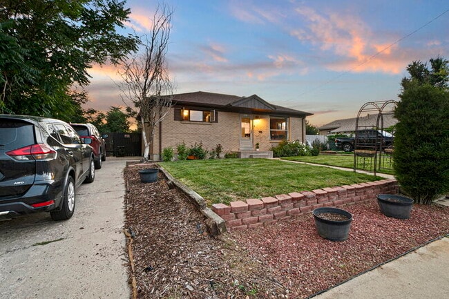 Building Photo - 10853 Pearl Ct