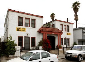 Building Photo - 1045 E 4th Street
