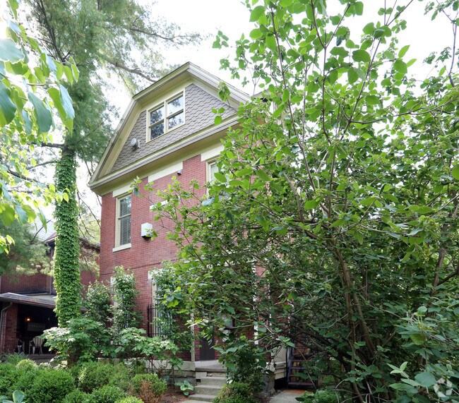 Building Photo - 591 Franklin Ave