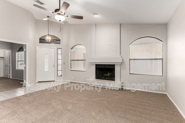 Building Photo - 16042 S 44th Pl