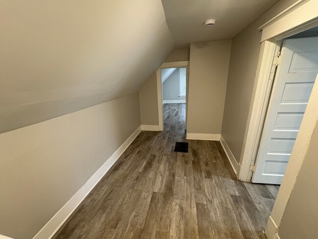 Building Photo - Beautiful 4 Bedroom  House