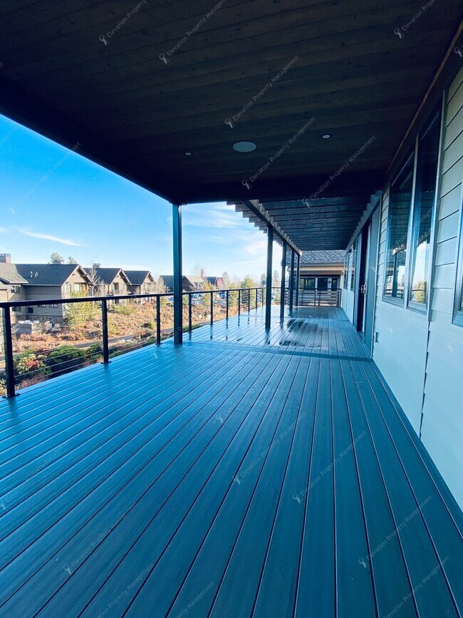 Building Photo - Exquisite Tetherow Living with Resort Memb...